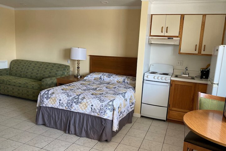 Room 8 of 34