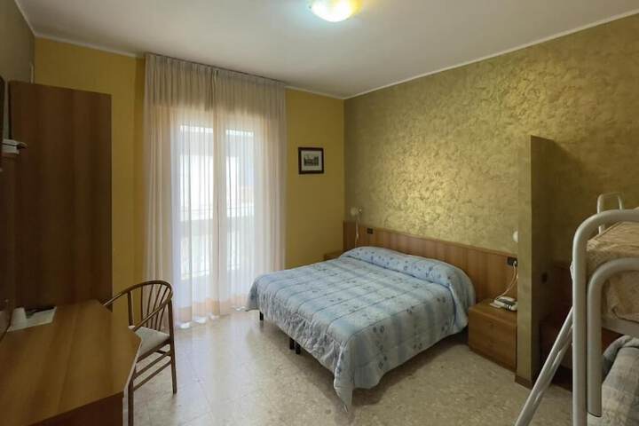 Room 11 of 31