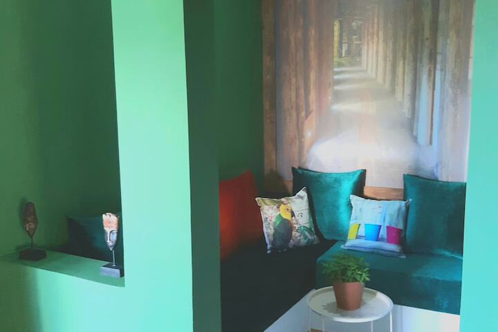 Room 9 of 31