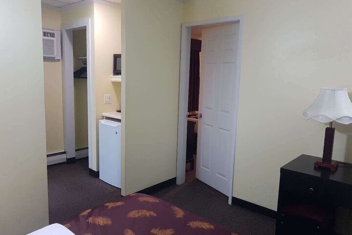 Room 13 of 61