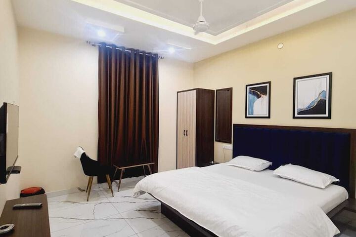 Room 8 of 39