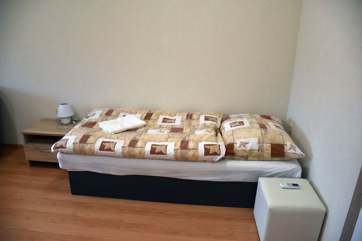 Room 10 of 41