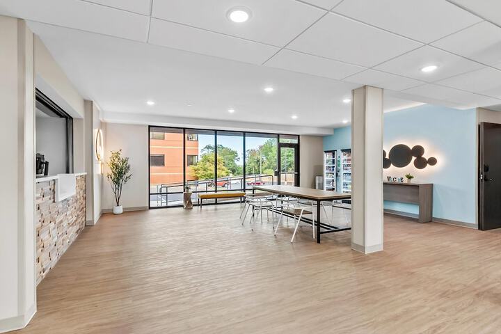 Hotel Interior 5 of 36