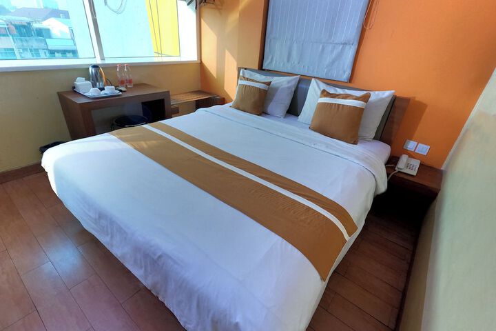 Room 10 of 41