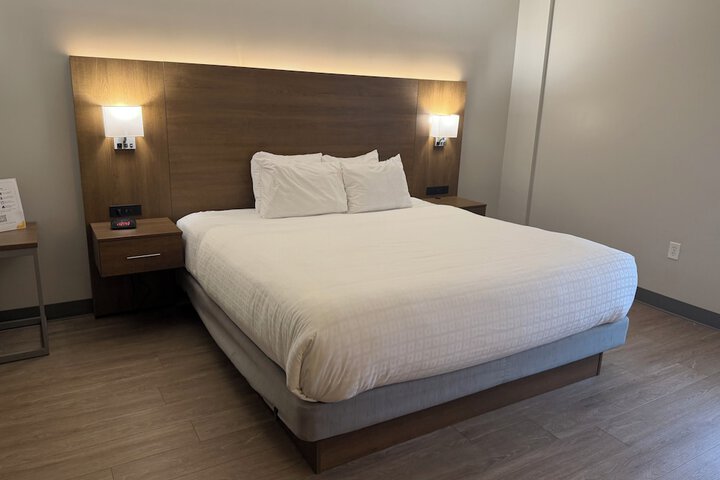 Room 12 of 38