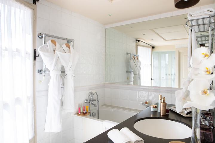 Bath Interior