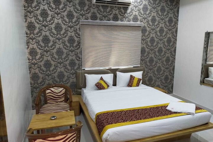Room 6 of 21