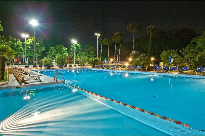 Pool Hotel