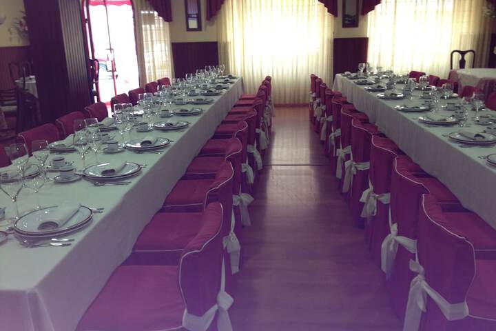 Dining 9 of 18