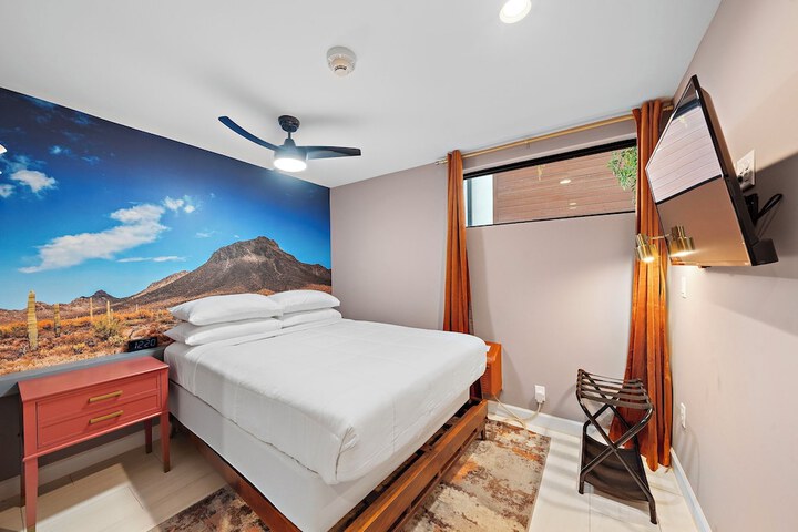 Room 52 of 111