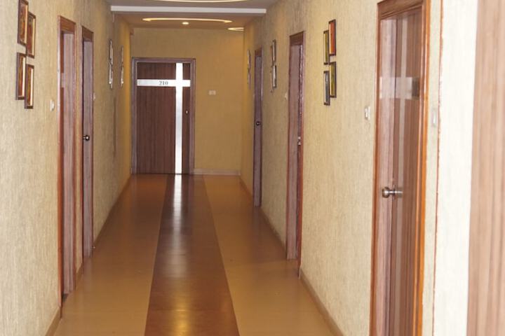 Ballroom/Hall 17 of 19