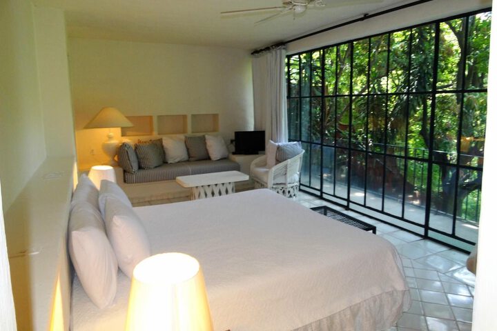Room 12 of 64