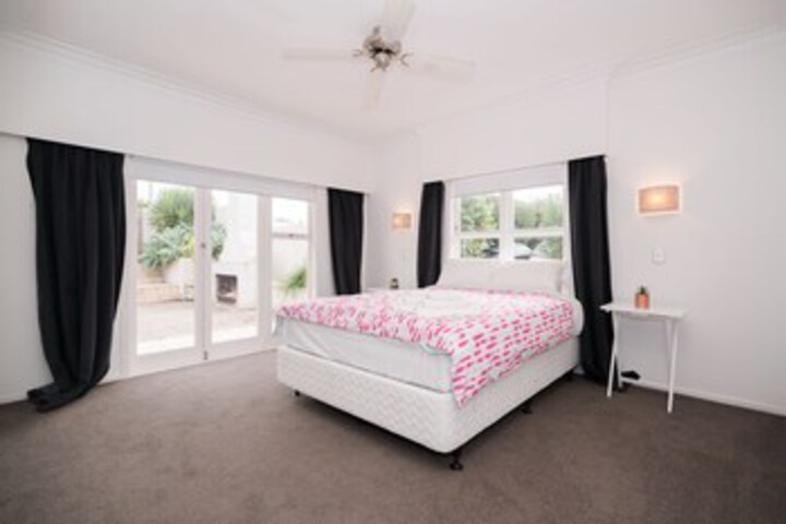 Room 10 of 39