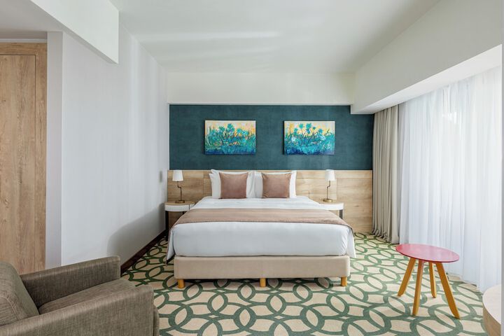 Room 30 of 137