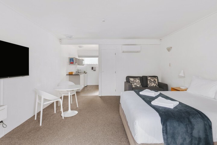 Room 8 of 35