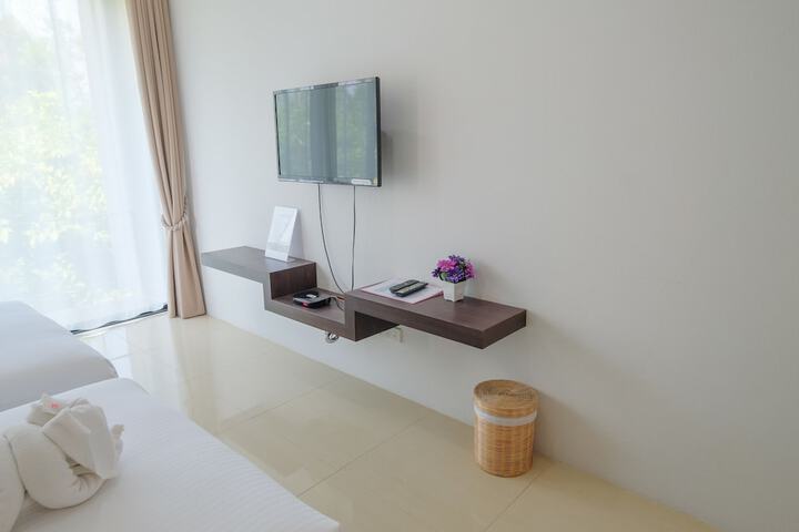 Room 10 of 30