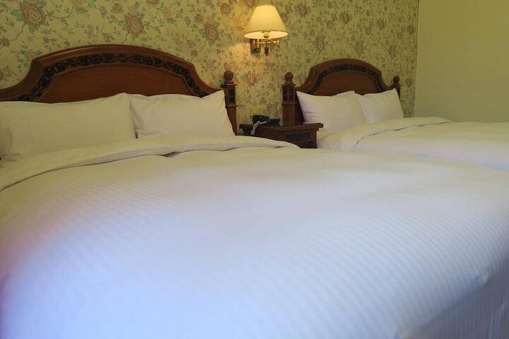Room 12 of 30