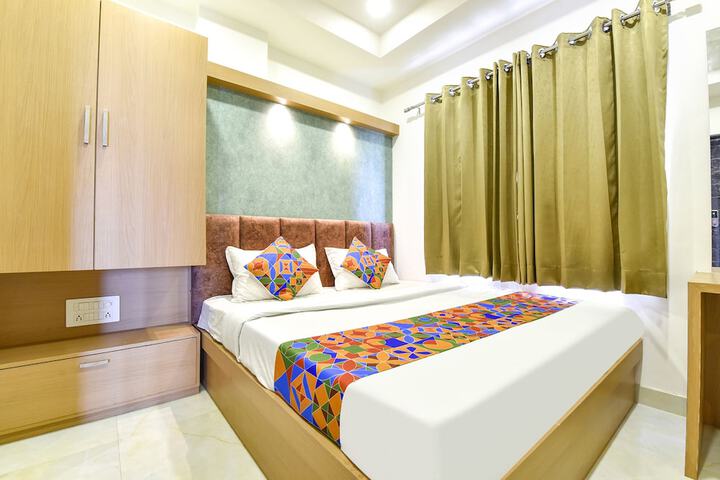 Room 12 of 21