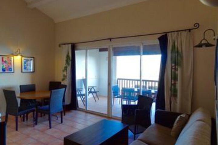 Room 8 of 12