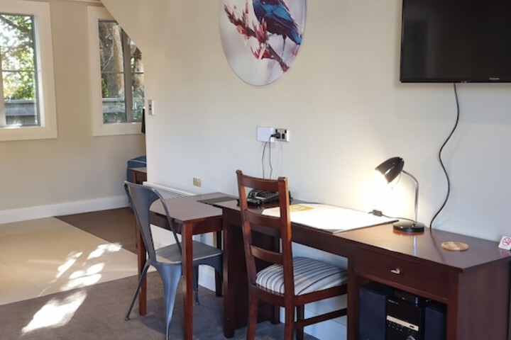 Room 12 of 77