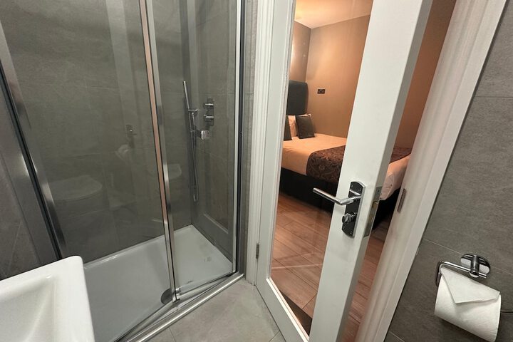 Room 77 of 89