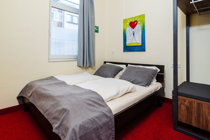 Room 3 of 16
