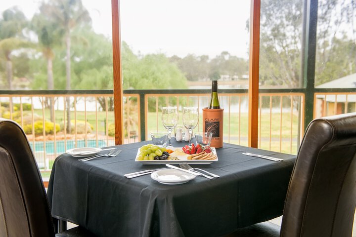 Dining 112 of 143