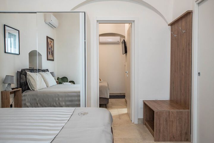 Room 4 of 24