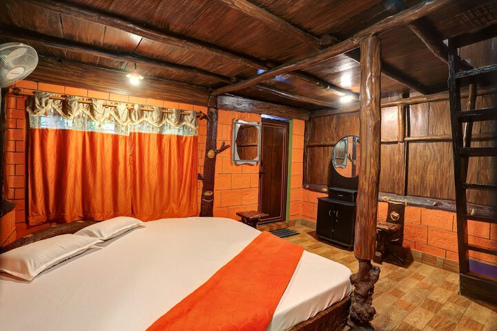 Room 5 of 44
