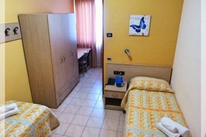 Room 43 of 70