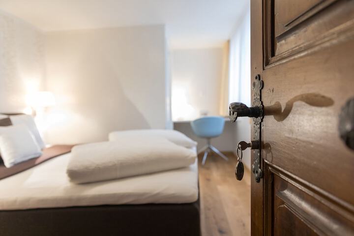 Room 3 of 17