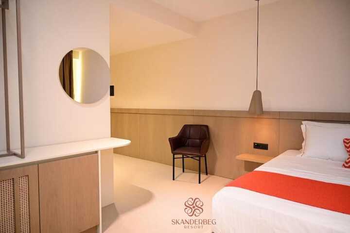 Room 10 of 41