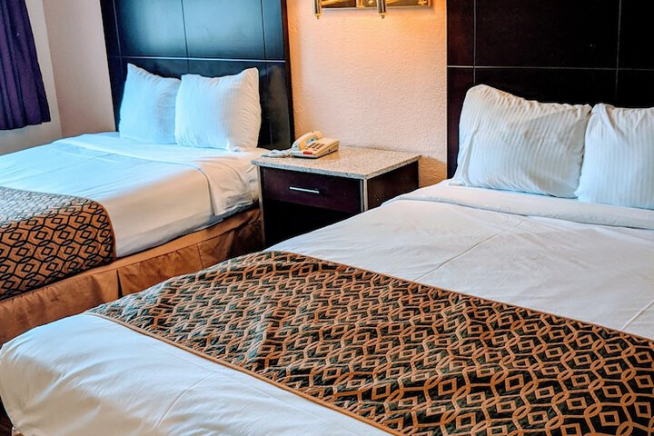 Basic 2 Double Beds (5 of 9)