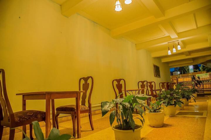 Dining 40 of 54
