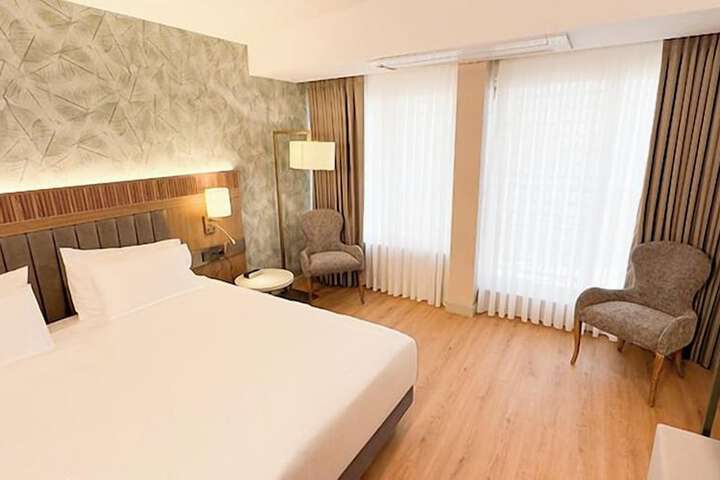 Room 3 of 7