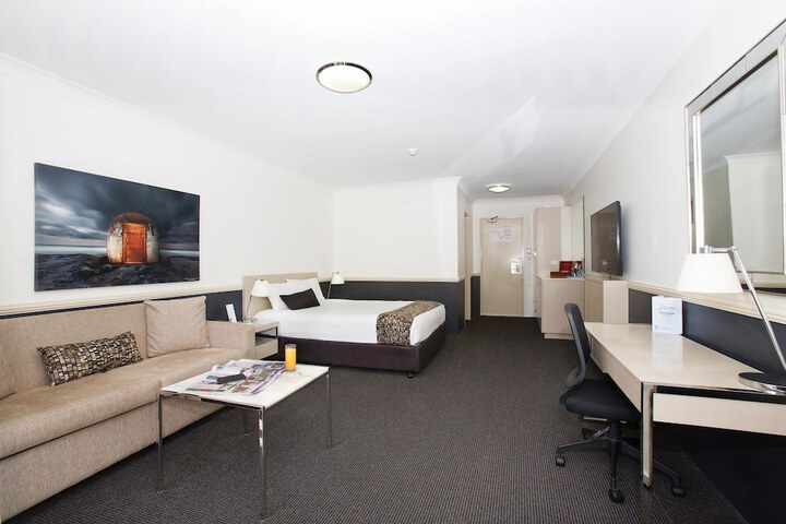 Room 10 of 66