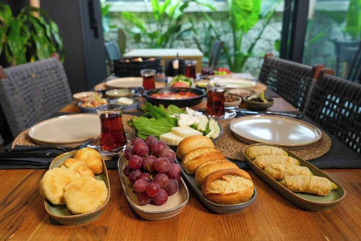 Breakfast/Coffee Service 33 of 66