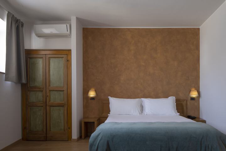 Room 6 of 23