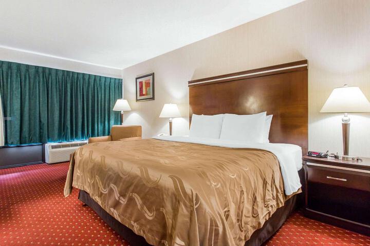 1 King Bed (6 of 12)