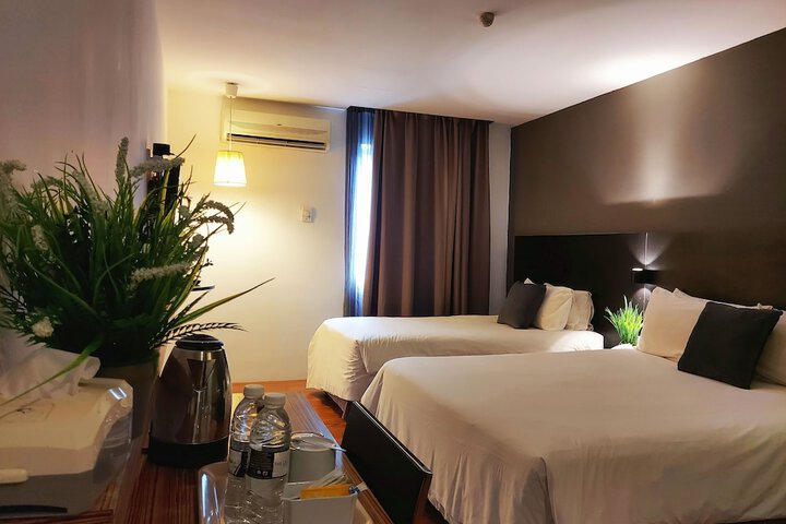 Room 7 of 28
