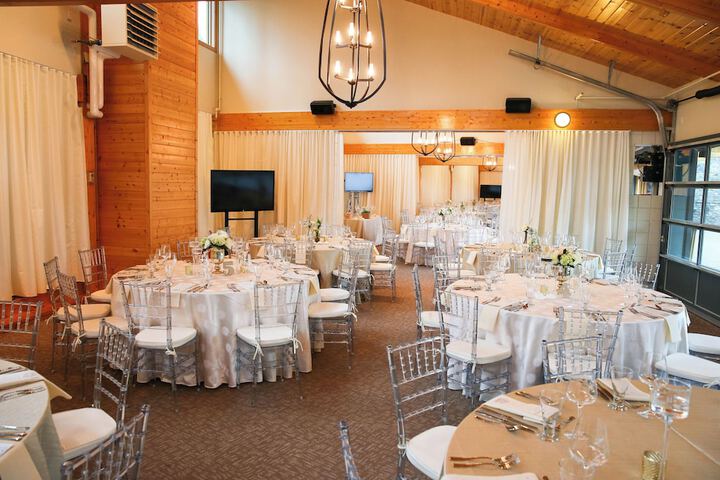 Ballroom/Hall 34 of 44