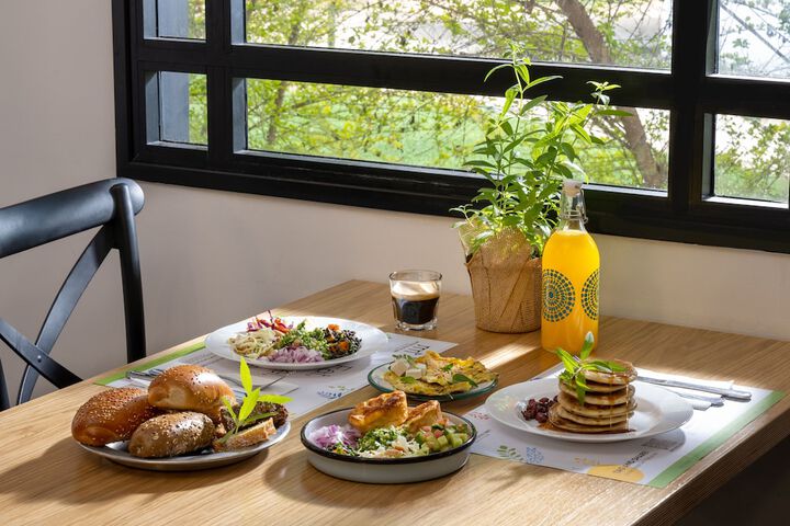 Breakfast/Coffee Service 46 of 74