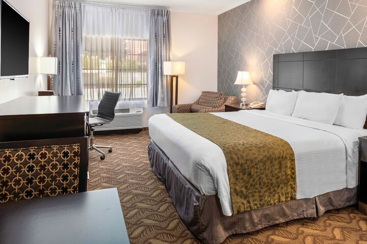 Room 5 of 36