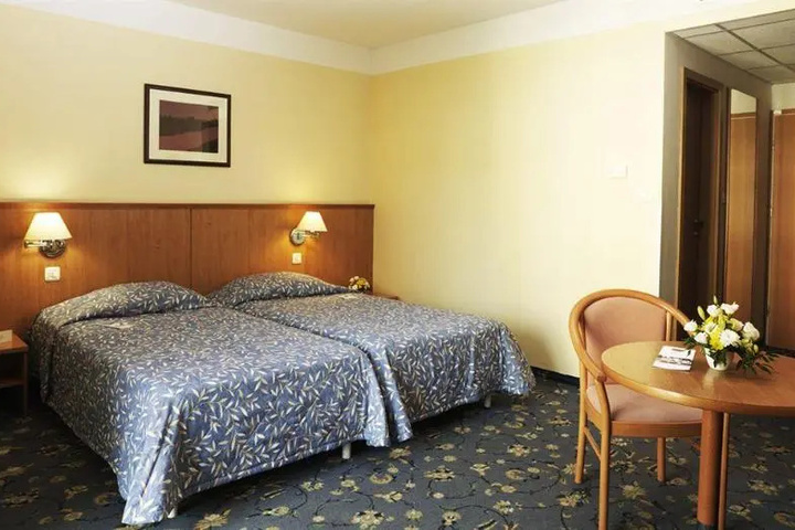 Room 3 of 15