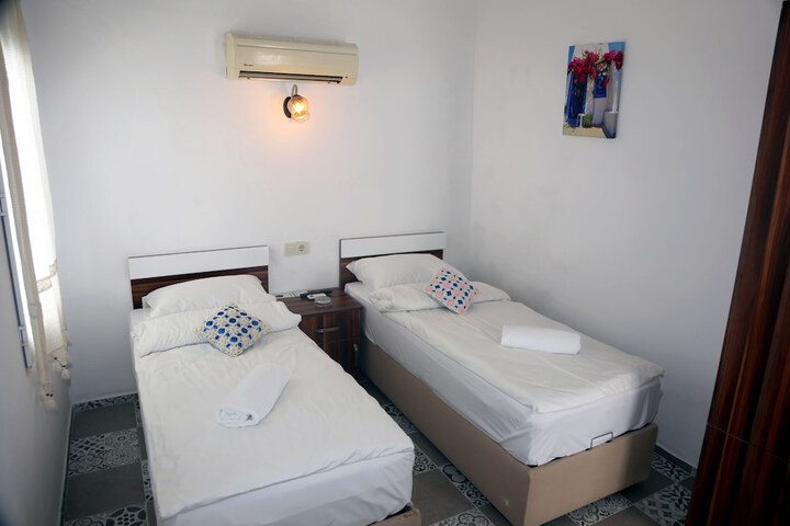 Room 6 of 88
