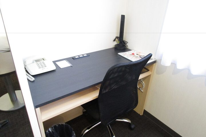 Room 13 of 34