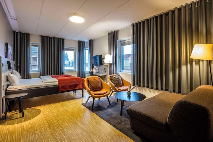 Room 16 of 56