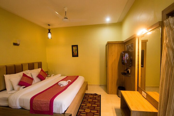 Room 3 of 16