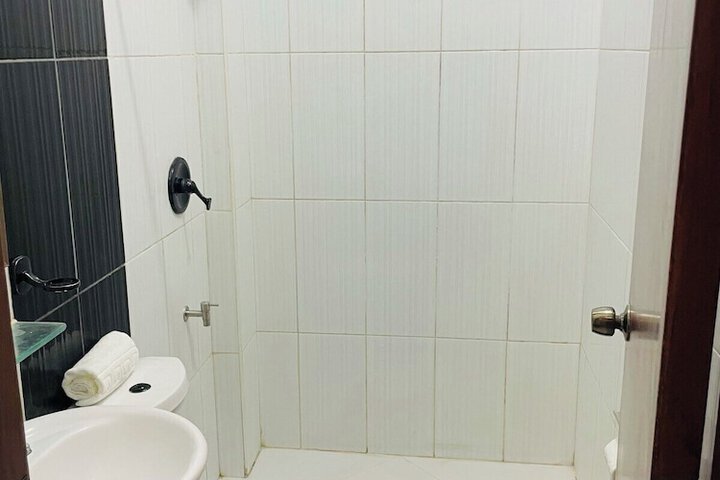 Room 8 of 10
