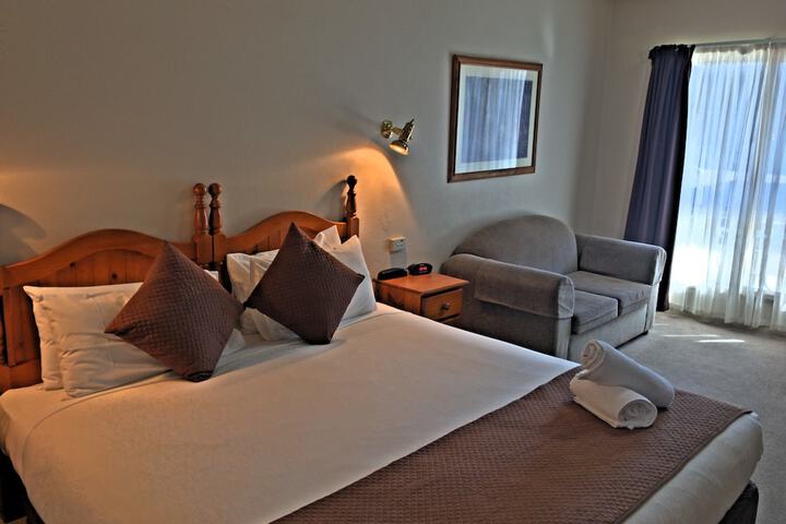 Room 16 of 32